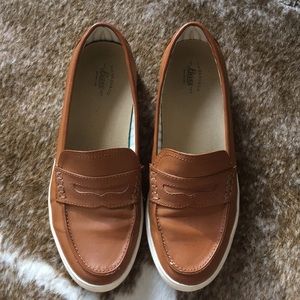 Bass “Poppy” slip ons in brown/tan